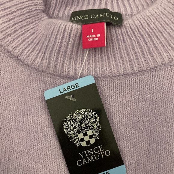 Vince Camuto size large lavender top just reposhing as it’s too big - Picture 3 of 4
